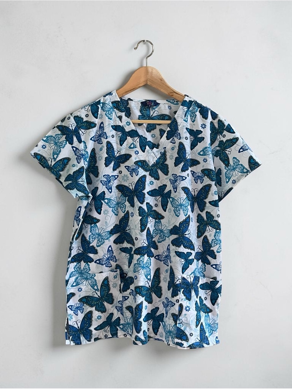 Women’s V-Neck Butterfly Print Scrub Top Blue & White Nursing Dental Vet